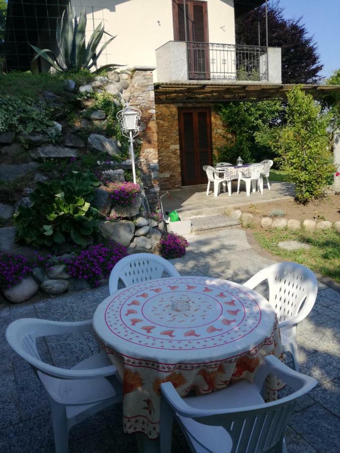 Casale Cadeloro Villa Nebbiuno Buitenkant foto
