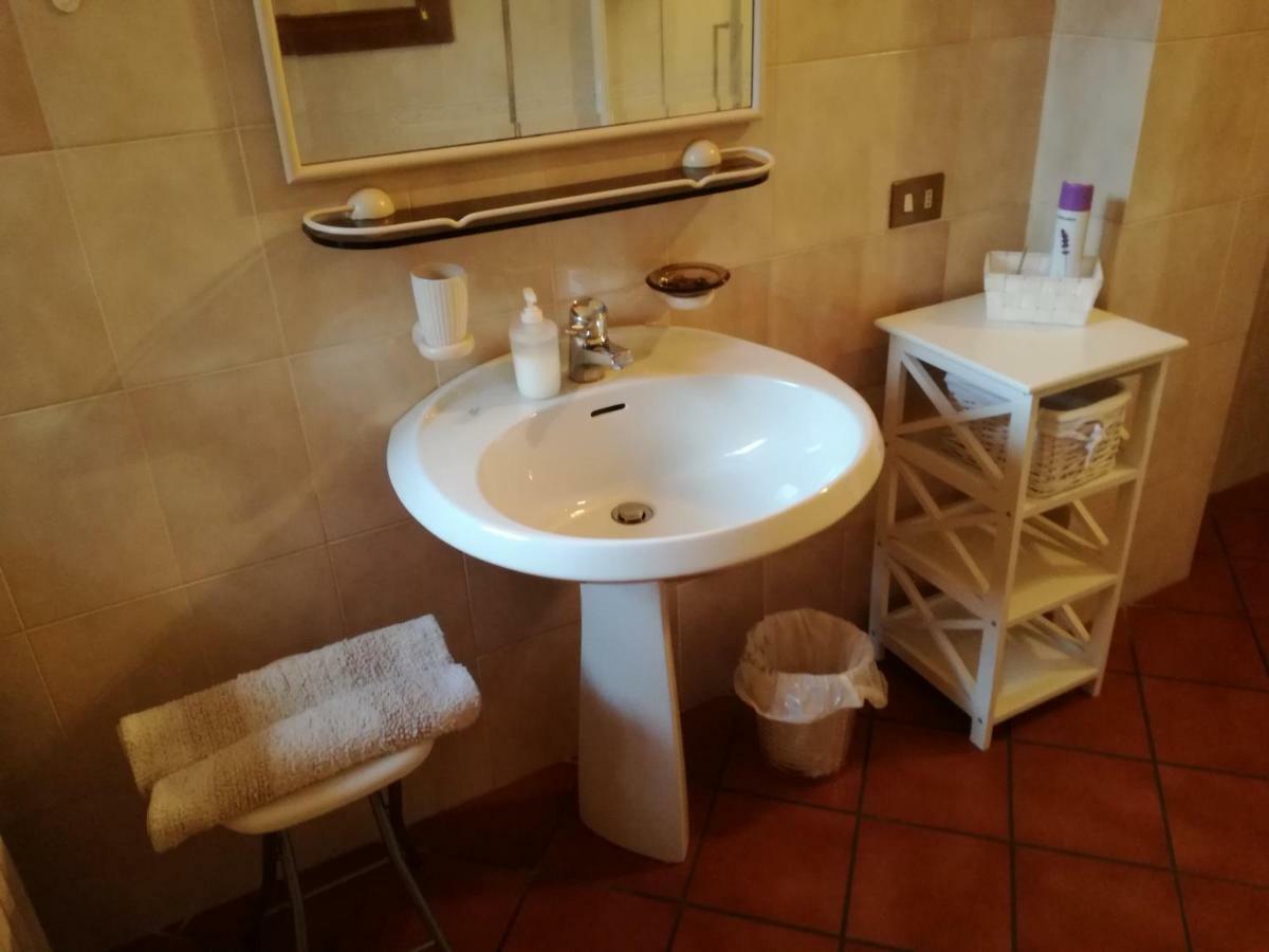 Casale Cadeloro Villa Nebbiuno Buitenkant foto